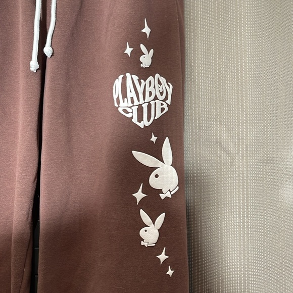 PACSUN PLAYBOY COLLAB Playboy Sweatpants With White Drawstrings and Bubble Print - Picture 2 of 5